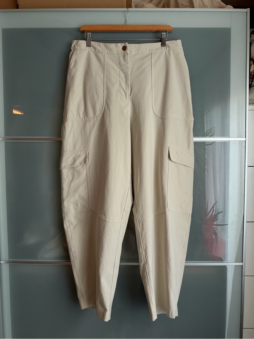 lululemon Light Utilitech Cargo Pocket High-Rise Pant in Natural Ivory sz 32